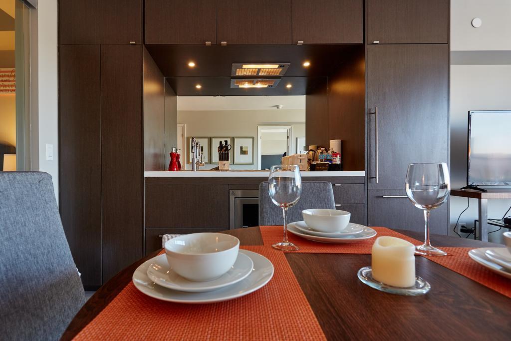 Atlas Suites - Yorkville Furnished Apartments Торонто Номер фото
