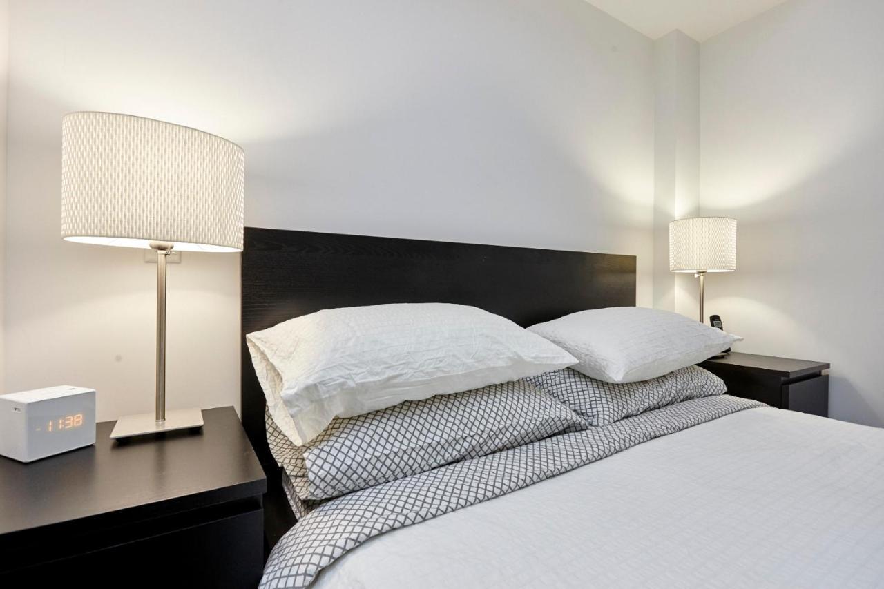 Atlas Suites - Yorkville Furnished Apartments Торонто Екстер'єр фото