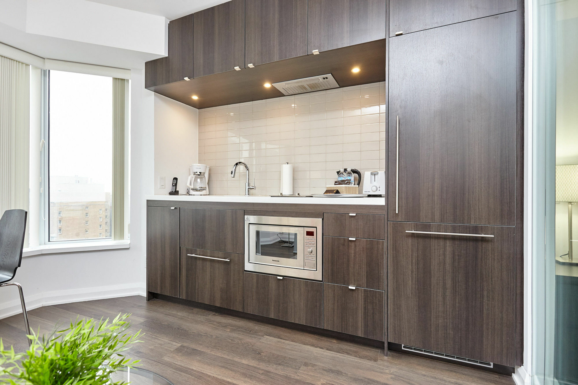 Atlas Suites - Yorkville Furnished Apartments Торонто Екстер'єр фото