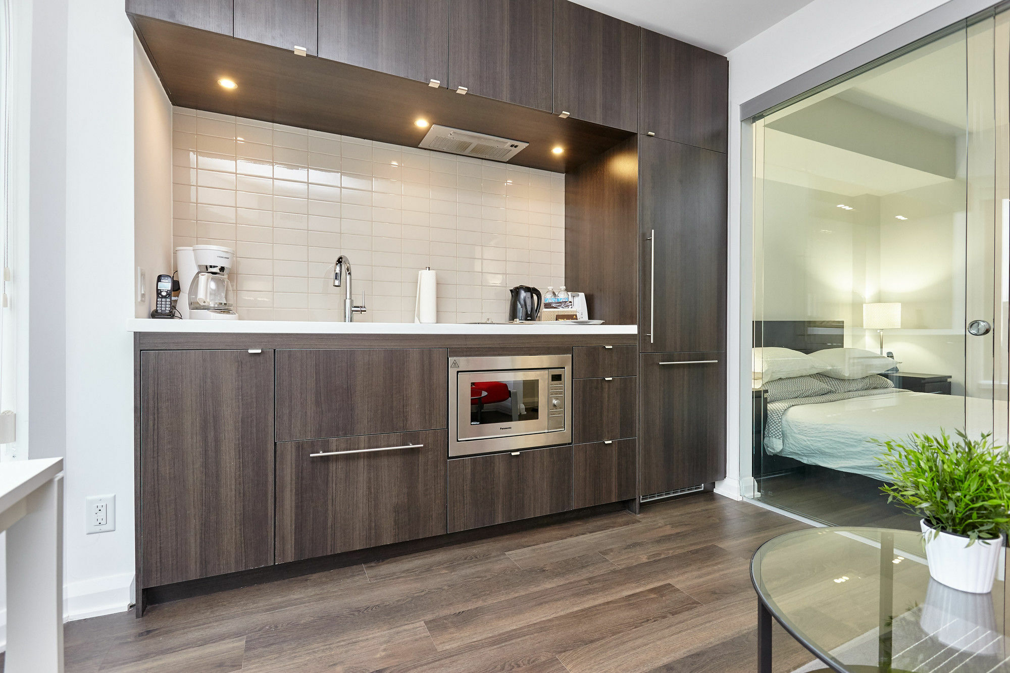 Atlas Suites - Yorkville Furnished Apartments Торонто Екстер'єр фото