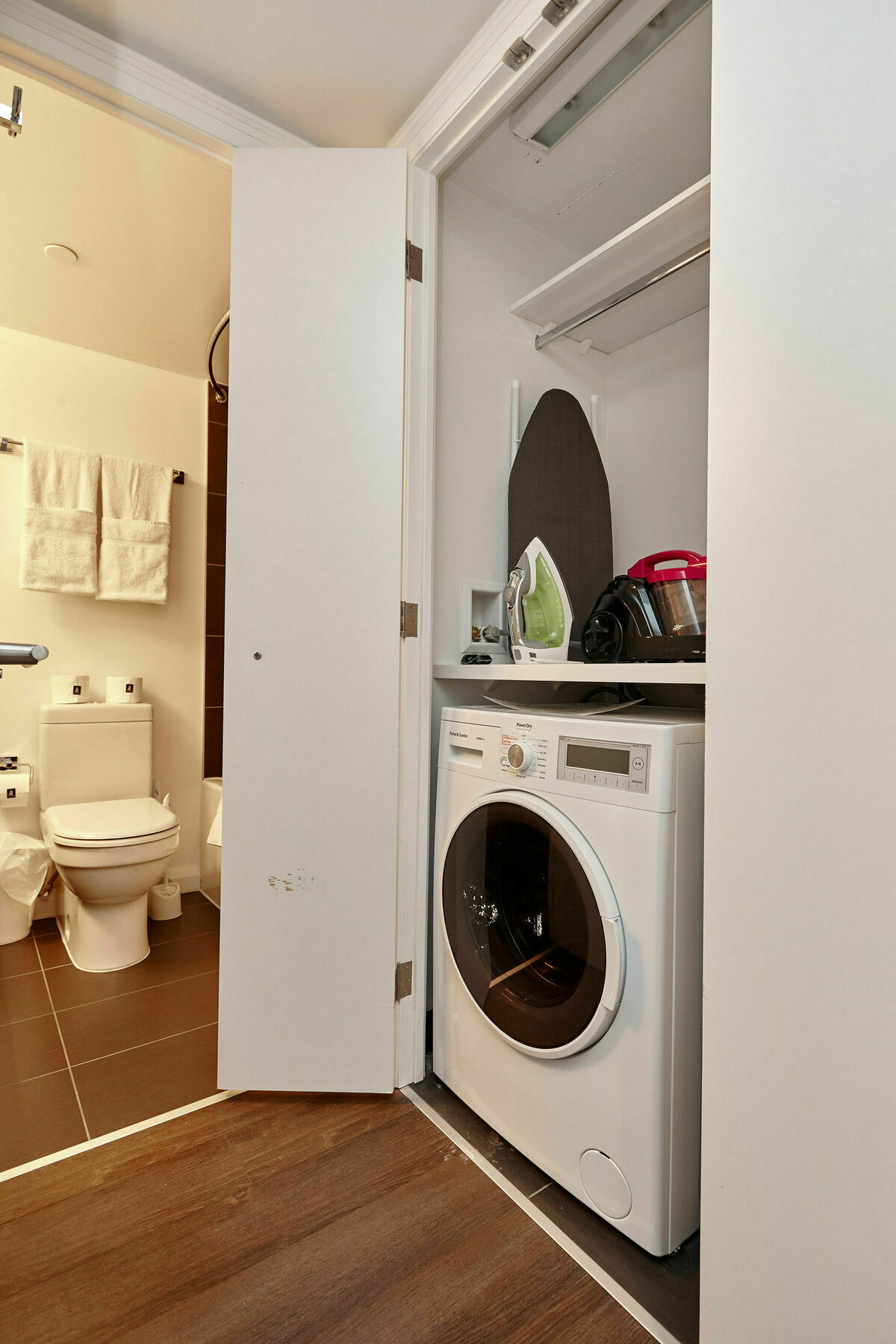 Atlas Suites - Yorkville Furnished Apartments Торонто Екстер'єр фото